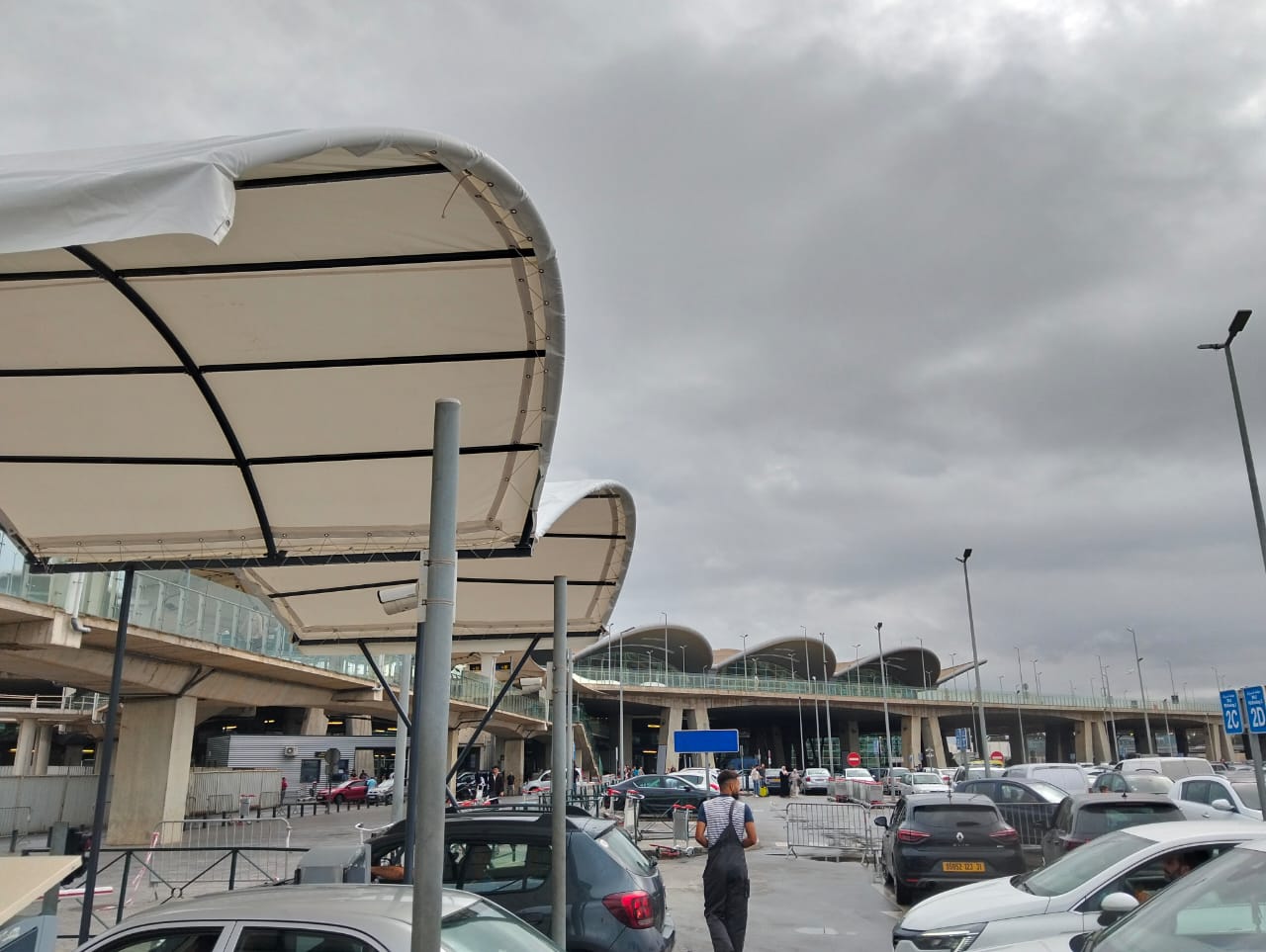 Installation abris aéroport